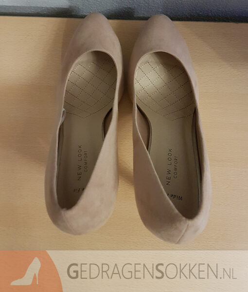 Gedragen bruine pumps - Afbeelding 3