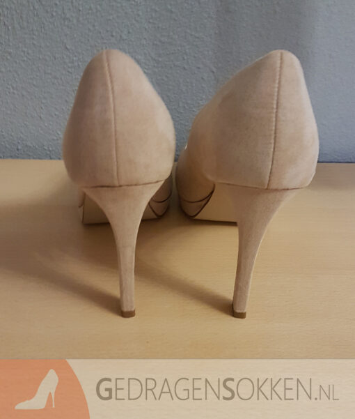 Gedragen bruine pumps - Afbeelding 4