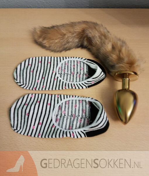 Witte kousenvoetjes met zwarte streepjes