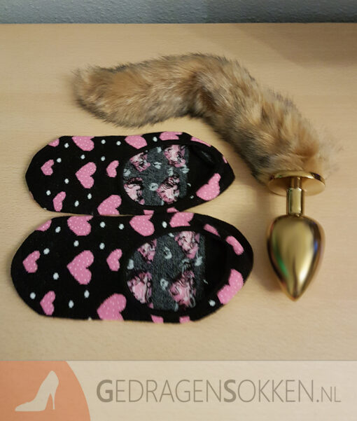 Zwarte kousenvoetjes met roze hartjes