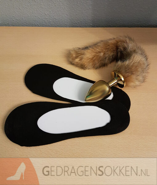 Gedragen zwarte kousenvoetjes