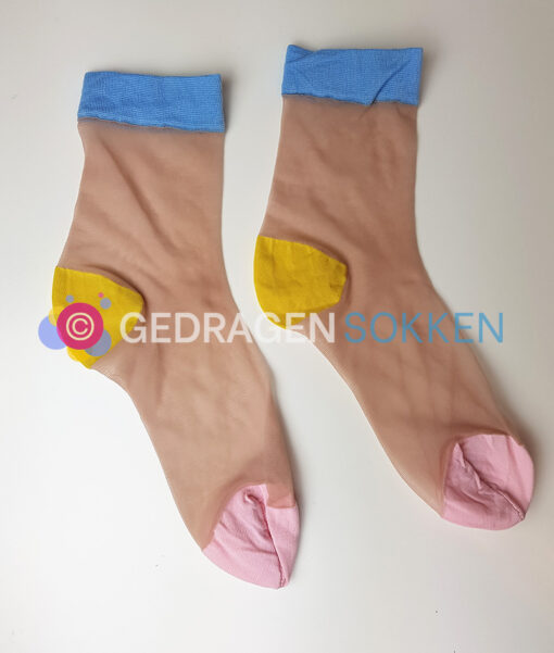 Aparte gedragen pantysokken
