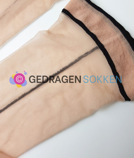 Gedragen jarretelkousen in retro stijl - Afbeelding 2